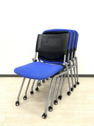 【4脚セット品！】平行方向へ重ねることができるネスティングチェア！使わないときはまとめて収納できる優れもの！会議室におすすめ！
 ■オカムラ/プロスタック/ブルー