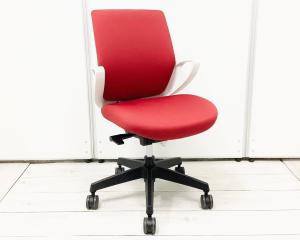 【在庫入替セール品】コクヨ製ピコラチェアです！情熱レッドカラー【弊社使用欄：A00995866】【KN】