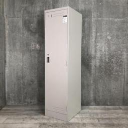 【安心の国内メーカー！掃除用具入れにもおすすめ！】■KOKUYO（コクヨ）　LKシリーズ　1人用更衣ロッカー　縦型ロッカー　■ニューグレー　■シリンダー錠