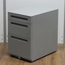 【商品入替のため、残り2台限り】ウチダ製　STシリーズ　マイルドグレー　デスクインワゴン　シリンダー　デスク下に置いて収納アップ！使い勝手抜群のキャスター付き　3段ワゴン！！