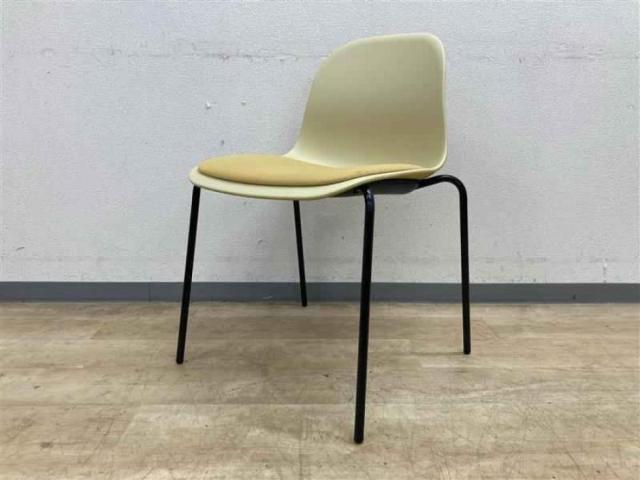 イトーキ（ITOKI） スタッキングチェア 一覧 - 中古オフィス家具