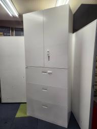 【両開き書庫と三段ラテラル書庫の上下書庫セット！オフィスの資料もこれ1台でマルっと収納！】■イトーキ　エスキャビネット　上下書庫セット　ハイキャビネット　■ホワイト　■ダイヤル錠