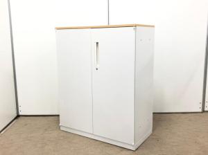 【在庫入替セール品！】【使いやすさを追求したスタンダードデザイン！収納をお考えの方はぜひ！！】ウチダ　HSシリーズ　両開き書庫　ローキャビネット　ナチュラル(メープル)天板付き　ベース付き　ホワイト　シリンダー錠
※鍵作成にお時間いただきます。