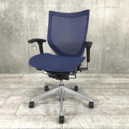 【定価約16万円】【長時間の着座でも疲れにくいサポート感！】■オカムラ（okamura）製　バロンチェア（Baron）　肘付き　ローバック　メッシュ仕様　■ダークブルー　■可動肘【ベストなポジションが得られる先進設計！】