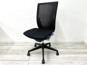 【定価約12万円】【シャープかつシンプルなデザイン！大きな背面が体にフィット！通気性がよく長時間でも快適な高級チェア！】
■イトーキ (ITOKI)　ヴェント (Vento)チェア　肘無ハイバック　背面メッシュ　　■ランバー付き　■ブラック