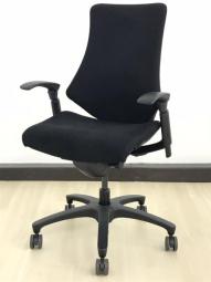 【3脚限定！！】【当社内でも入荷が多いトップシェアを誇るチェア！】イトーキ（ITOKI）エフチェア　クロス仕様　■色：ブラック　肘付き