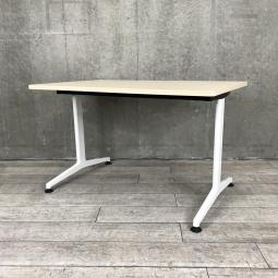 【シンプルなホワイトテーブル！ちょっとした作業用やパーソナル使用に！】■コクヨ（KOKUYO）製　ジュート（JUTO）シリーズ　ミーティングテーブル　W1200×D750㎜　■天板：ナチュラル　T字脚：ホワイト