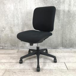 【関東倉庫在庫品】【低価格帯で機能がそろったオススメチェア！】■オカムラ製　CG-R　肘無ハイバックチェア　■ブラック【弊社使用欄：A00982750】【ECBMC】【在庫入替セール品につき限定特価！】