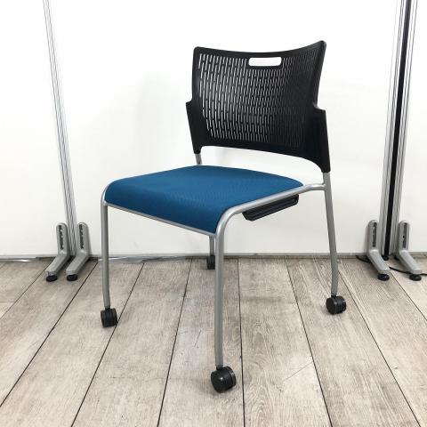 2脚セット【アウトレット】オカムラ スイープ スタッキング グレー×チョーク 2脚セット【アウトレット】オカムラ スイープ スタッキング