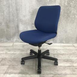 【在庫入替セール】【コスパ◎の汎用チェア！】イトーキ　トルテチェア　■ネイビーカラー【国内大手メーカー製】【H】