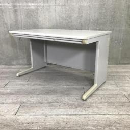 【在庫入替セール品】オカムラ製　SDシリーズ　平デスク　W1200×D700mm　引出付き　ライトグレー【管理番号：A00975724】