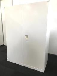 【人気のホワイトカラーの観音開き書庫】ファイルの収納をお探しの方必見！オカムラ/レクトライン/ホワイト【管理番号：A00982992】