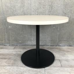 【オシャンティ！オシャンティ！！】【スタイリッシュなカフェ風の空間を演出！】■オカムラ　アルトピアッツァシリーズ　丸テーブル　W900mm　■人気の木目デザイン！【カフェテーブル】