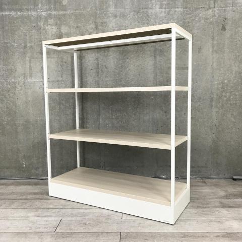 【物を置くことはもちろん、空間をさりげなく仕切るパーテーションにもなるシェルフです！】/オススメ(おすすめ) /人気商品【弊社使用欄：A01018302】■シェルフ　スチールラック　４段シェルフ　W1200×D450×H1410㎜　フレーム：ホワイト　棚：ナチュラル木目調/オカムラ/ライブス