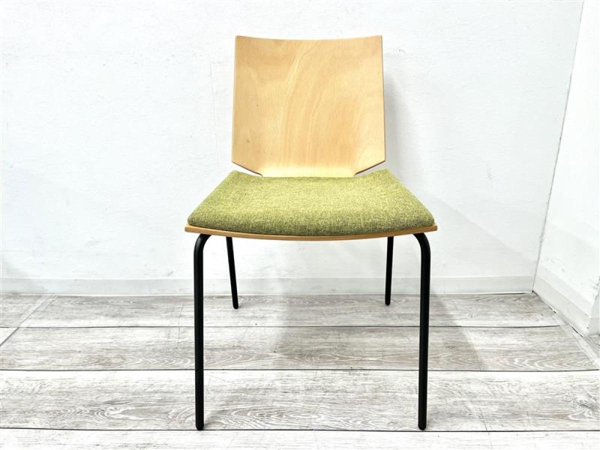 【展示品 2024年製】4脚セット　内田洋行　Hazel　スタッキングチェア 展示品 2024年製】4脚セット内田洋行Hazelスタッキングチェア
