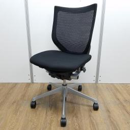 【定価約16万円】【長時間の着座でも疲れにくいサポート感！】■オカムラ（okamura）製　バロンチェア（Baron）　肘無　ローバック　■ブラック　■メッシュ背面　【ベストなポジションが得られる先進設計！】【2503】弊社使用欄【A01003089】※