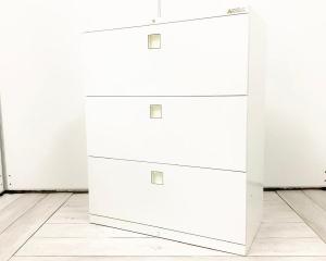 状態良好！【オフィスの書類をスッキリ整理！】■色：ホワイト　シリンダー錠/3段ラテラル/3段引出/ホワイト