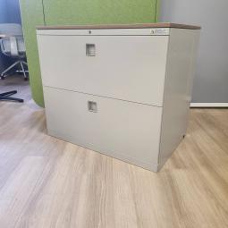 ■鍵付き2段ラテラル　■オカムラ　■レクトライン　■グレー　■レア商品　■配線カバーつき！　【2410】弊社使用欄【A00982446】※