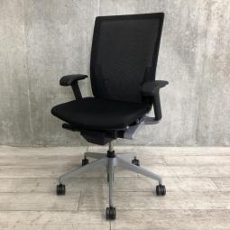 ★入荷予定の為、先行予約品★イトーキ製の人気オフィスチェア【ヴェント】が入荷しました！　＊福岡市拠点の「オフィスバスターズ福岡南店」は、福岡はもちろん、岡山・広島エリアにも対応しています。中古オフィス家具・チェア・デスク・複合機など一式手配可能。各地に特化した在庫とワンストップ対応で、起業・移転・レイアウト変更にしっかり対応し、岡山・広島でも安心の選択肢をご提供します。＊