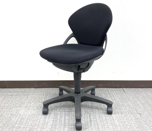 【中古】プレーゴチェア  イトーキ（ITOKI） 肘無ローバックチェア