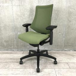 【関東倉庫在庫品】【腰部が安定するハイパフォーマンスチェア！】■イトーキ製　エフメッシュ　肘付ハイバックチェア　■グリーン【弊社使用欄：A00987608】【ECBMC】【在庫入替セール品につき限定特価！】