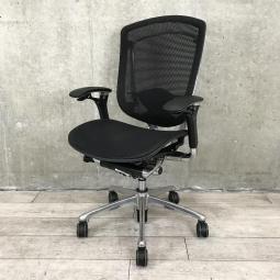 【訳アリ品】【関東倉庫在庫品】【人間工学の観点から設計された使用感抜群チェア！】■オカムラ製　コンテッサ　肘付ハイバックチェア　■ブラック【弊社使用欄：A00989549】【ECBMC】【在庫入替セール品につき限定特価！】