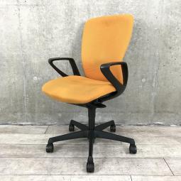 【関東倉庫在庫品】【快適なデスクワークを実現！】■オカムラ製　スラート　肘付ハイバックチェア　■オレンジ【弊社使用欄：A00987840】【ECBMC】【在庫入替セール品につき限定特価！】