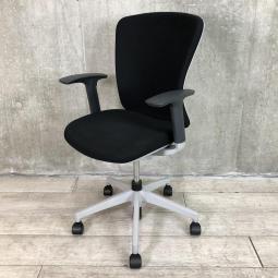 【定価約4万円】【ローコストチェアの定番！】■イナバ（inaba）製　バルチェ　肘付ハイバック　■可動肘付　■ブラック×グレーシェル【使いやすいスタンダードなデザイン】