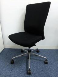【在庫入替セール品】【座り心地◎】【座ってみて初めて分かる居心地の良さ】プントチェエア【コクヨ】【定番ブラック】　【弊社使用欄：A00998113】【KN】
