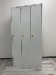 【衣類や個人の物・貴重品の管理にオススメ！】■オカムラ（okamura)製　FZロッカーシリーズ　3人用更衣ロッカー　幅900㎜　■ホワイト　■シリンダー錠
〈愛知・岐阜・三重・静岡〉
