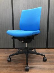 【8脚入荷】コクヨ製　ウィザードシリーズ　明るいブルーカラー　肘無しローバックチェア入荷！【A】