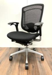 【世界で認められた革新的タスクチェア！】オカムラ製の最高峰メッシュチェアが入荷！人間工学に基づいた最高級の座り心地を実現！【在庫入替セール品！】
■オカムラ/コンテッサ/ブラック　可動肘　エルゴノミクス