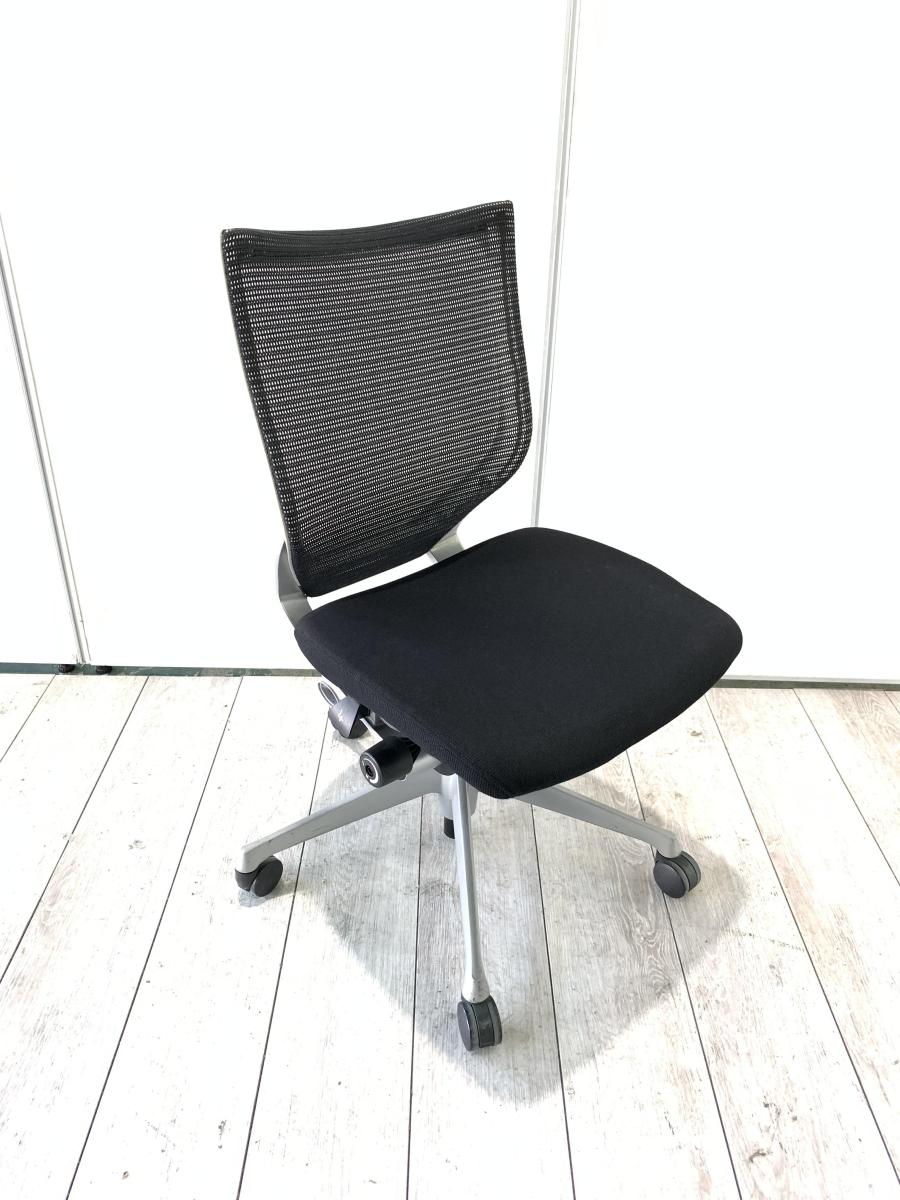 オカムラ　バロン　チェア 中古】バロンチェア オカムラ/okamura 肘無ローバックチェア