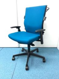 【在庫入替セール】【2脚限定】【根強い人気商品】オカムラ製エスクード/ブルー/コートハンガー付き/アジャスタブルアーム