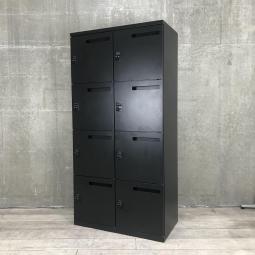 【モダンなブラックカラー！ダイヤル錠タイプで鍵の持ち運びいらず！】■オカムラ（okamura）製　レクトラインシリーズ　8人用パーソナルロッカー　■投函口あり　■ダイヤル錠　■ブラック