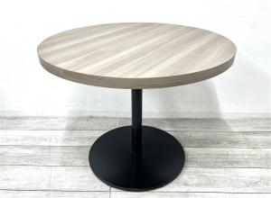 【定価約9万円】【ナチュラル天板にブラックの脚がオシャレな丸テーブル入荷】■オカムラ/アルトピアッツァ　■ナチュラル　■丸テーブル　■休憩室・リフレッシュルーム