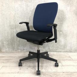 【在庫入替セール品】【基本ニーズである「汚れにくさ」「壊れにくさ」を実現したスタイリッシュデザインのOAチェア！】■イトーキ（ITOKI）製　fulgo（フルゴ）チェア　肘付き　ハイバック　■可動肘　■色：ネイビーブルー×座面ブラック 【弊社使用欄：A00998902】