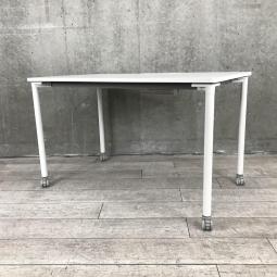 【フレキシブルに使用可能なキャスター付きワークテーブル！】■イトーキ（ITOKI）製　アクティブフィールド（Active Field）　ワークテーブル　パーソナルテーブル　W1200×D700㎜　■キャスター付き　■ホワイト【弊社使用欄：A01018397】【SN】