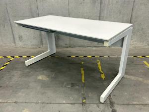 【幅広いW1400デスクが入荷！】内田洋行/アルプレス/ホワイト/平机　※幕板無し