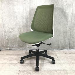 【理想的な作業姿勢をキープ！通気性も抜群な背もたれメッシュ！】■イトーキ（ITOKI）　ノナ（nona）チェア　ハイバック　肘無し　背面メッシュ　■モスグリーン× ホワイトフレーム【弊社使用欄：A01018576】