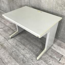 【スタンダードなデザインで使いやすい！】 ■プラス製　平デスク　W1000×D700×H700mm　エルグレー　■配線カバー無のためお安く！【PLUS　LA】
