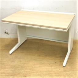 【定価約9万円】【横幅1200ｍｍサイズでナチュラルカラー平机の入荷です！】■オカムラ製　アドバンス　平机