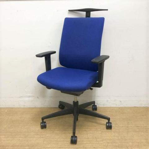 コクヨ　ウィザード2　ハイバックモデル　可動肘付き　プルシアンブルー×ブラックフレーム　ランバーサポートが腰の負担を軽減　コートハンガー付き