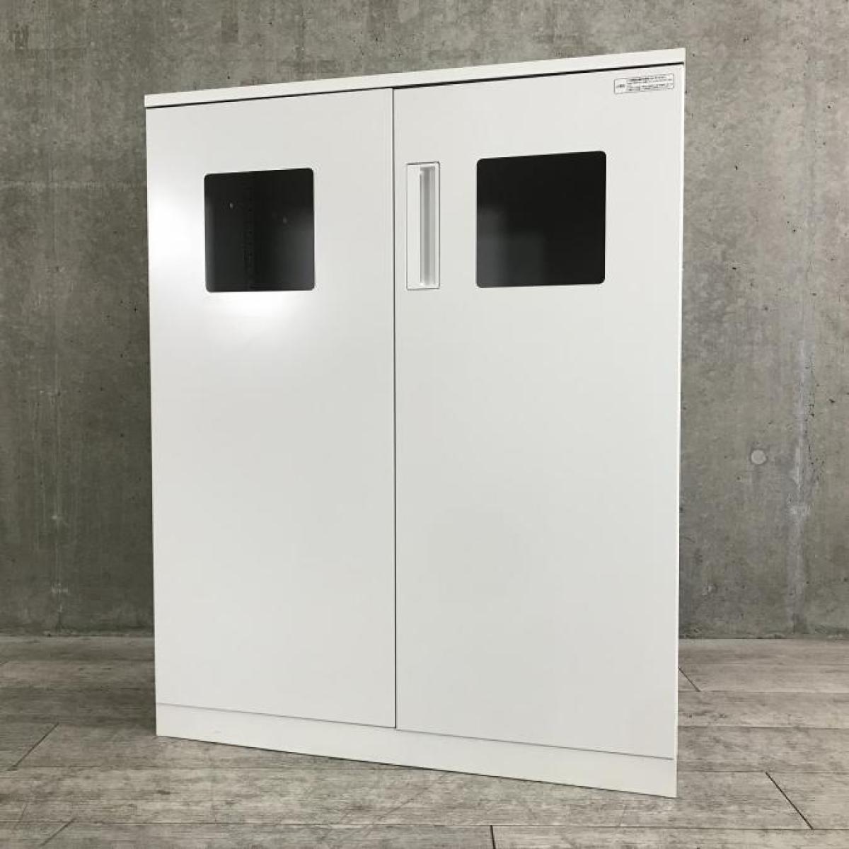 【あると便利な逸品！】■コクヨ（KOKUYO）製　エディアシリーズ　両開きトラッシュユニット（分別ダストボックス）　■ホワイト/天板付　【ぱっと見ではゴミ箱には見えないデザイン！】
                        エディア
                                    中古
            