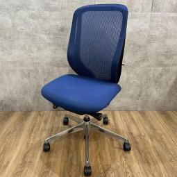 【南】オカムラ製の大人気オフィスチェア【シルフィー/ブルー/肘無し仕様】が入荷しました！　＊熊本市で、中古オフィス用品・オフィス家具をお探しなら「オフィスバスターズ熊本サテライト店」へ＊※サテライトは商談スペースのみの為、在庫は福岡南店の在庫を掲載しております