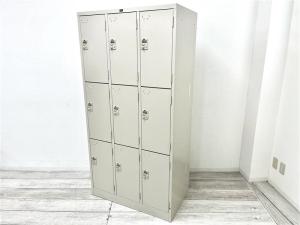【定価約18万円】【衣類や貴重品の収納に便利な9人用更衣ロッカー入荷！】■内田洋行/システムシリーズ　■ダイヤル錠　■9人用更衣ロッカー　■ニューグレー