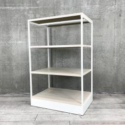 【物を置くことはもちろん、空間をさりげなく仕切るパーテーションにもなるシェルフ入荷！】■オカムラ(okamura)製　ライブス（Lives）シェルフ　スチールラック　W900×D600×H1410㎜　■フレーム：ホワイト　棚：ナチュラル木目調　ABW