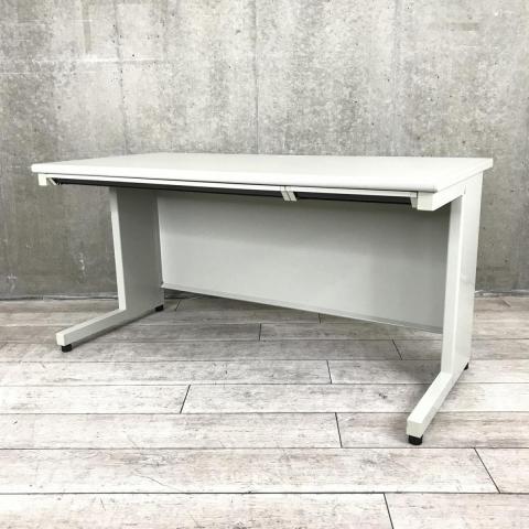 【スタンダードなデザインで使いやすい！】 ■プラス製　平デスク　W1400×D700×H700mm　■作業スペース充実のワークデスク！【PLUS　JS】