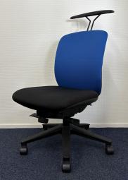 【長時間のデスクワークもしっかりサポート！コスパ良しのオフィスチェア入荷！】■ナイキ（NAIKI）製　ヴィアーレ（VIARE）チェア　VE型　肘無ローバック　■ハンガー付　■背面：ブルー/座面：ブラック