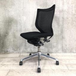 【定価約15万円】【長時間の着座でも疲れにくいサポート感！】■オカムラ（okamura）製　バロンチェア（Baron）　肘無　ローバック　※ナイロンキャスター　■ブラック　■メッシュ背面　【ベストなポジションが得られる先進設計！】